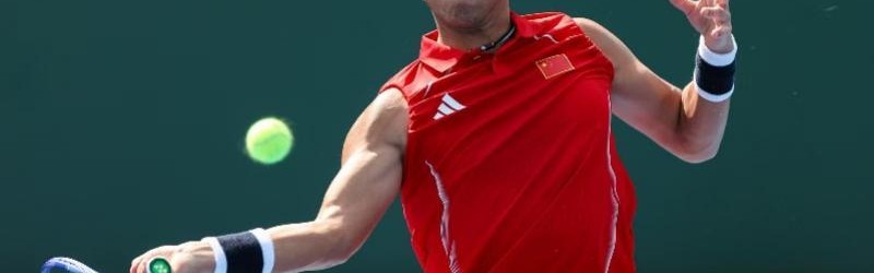 吴易昺力克世界排名第45位球员，戴维斯杯首日中葡战成平手