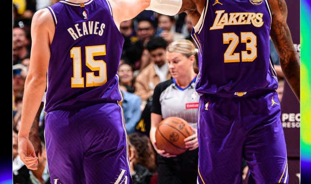 勇士送上大礼！湖人1日内5喜临门，詹姆斯的第五冠真的有戏了