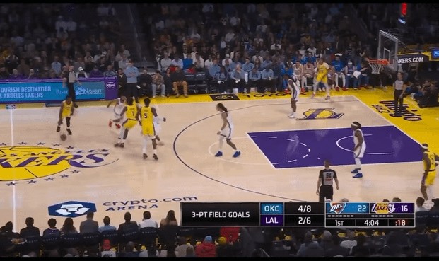 开云官网-布朗尼喂出生涯首记三分，湖人板凳席炸了